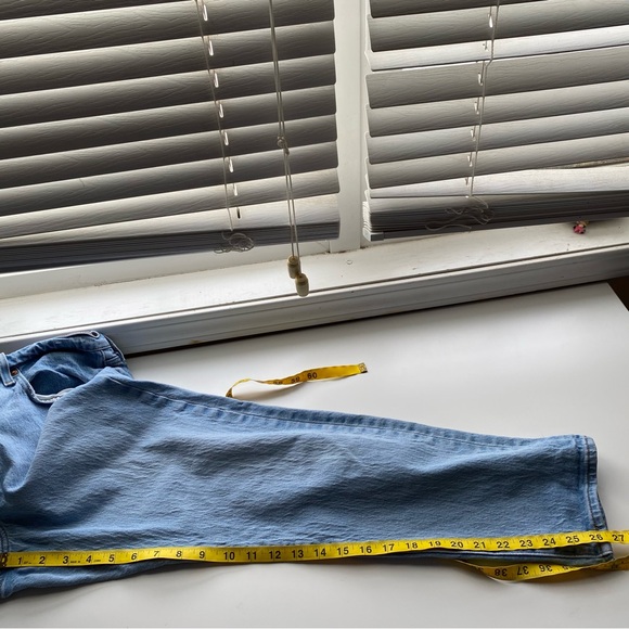 Levis Premium Wedgie Icon Straight Jeans Woman 31 Light Wash High Rise FLAW - Picture 15 of 16